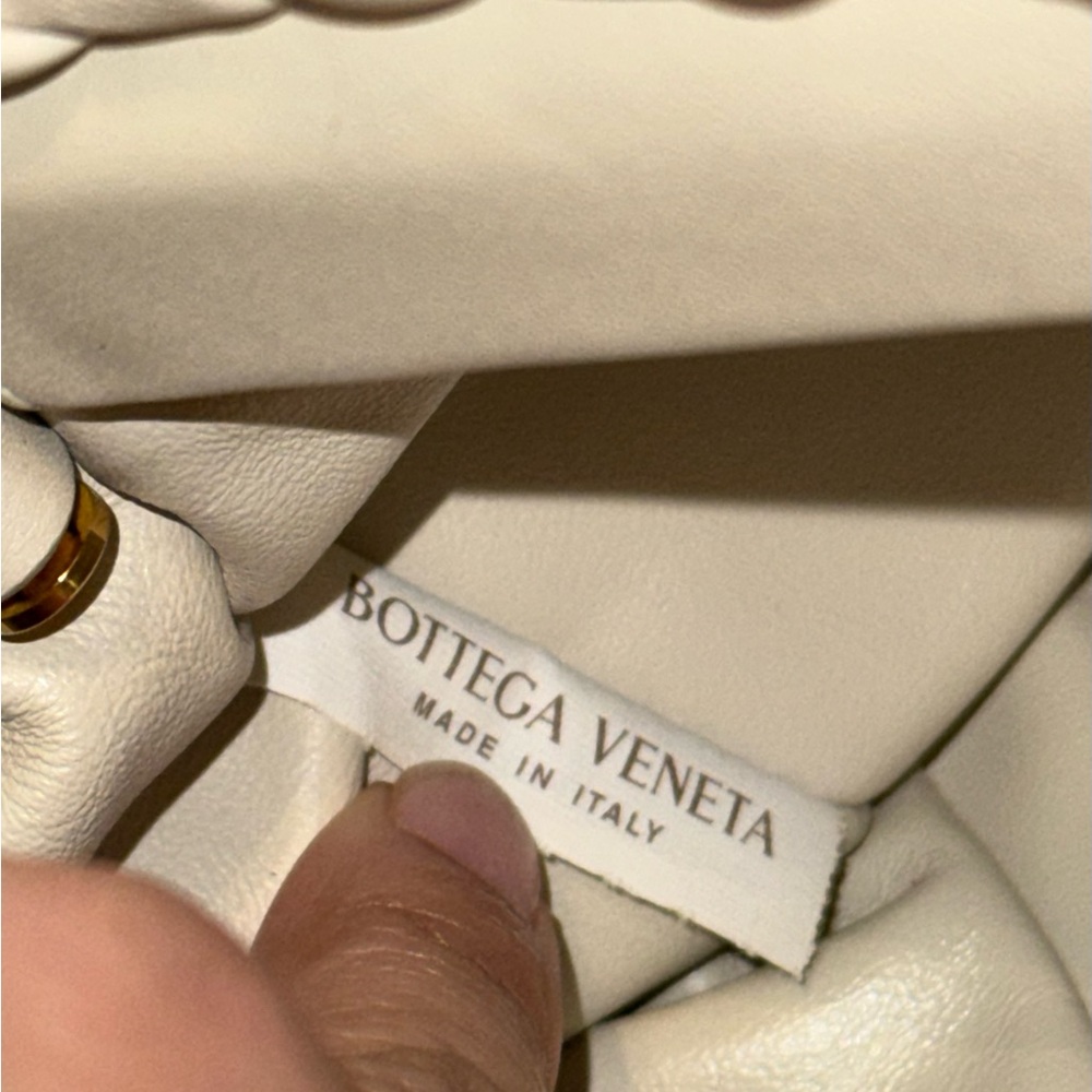 🎀Bottega Veneta Chain Pouch🎀 - Picture 2 of 16